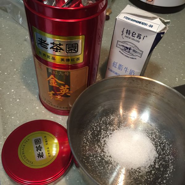 第1步(焦糖奶茶的做法)