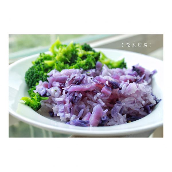 紫甘蓝焖饭成品图