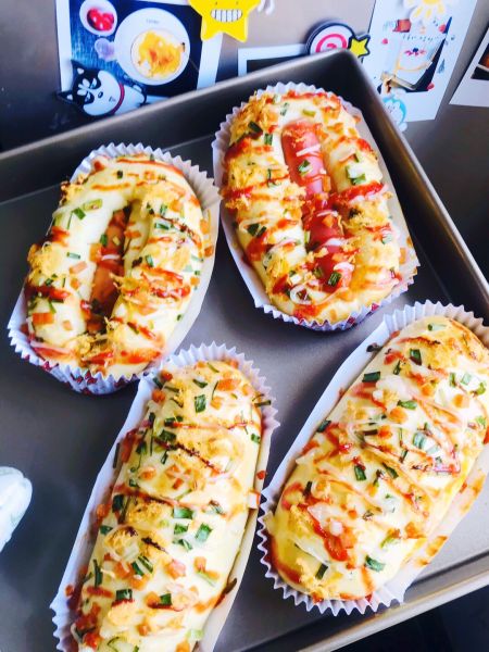 香葱烤肠肉松面包的做法 菜谱大杂烩 香葱烤肠肉松面包的做法 菜谱大杂烩