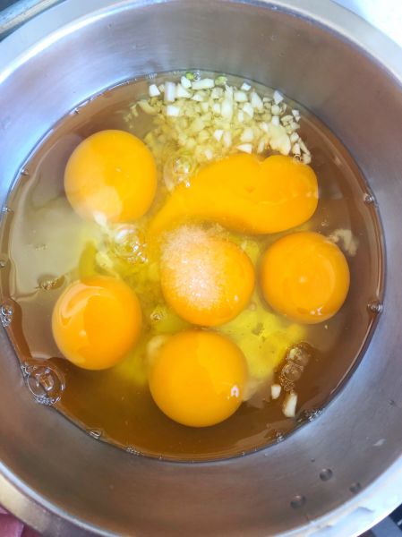 第2步(【营养又健康】黄花菜炒鸡蛋的做法)