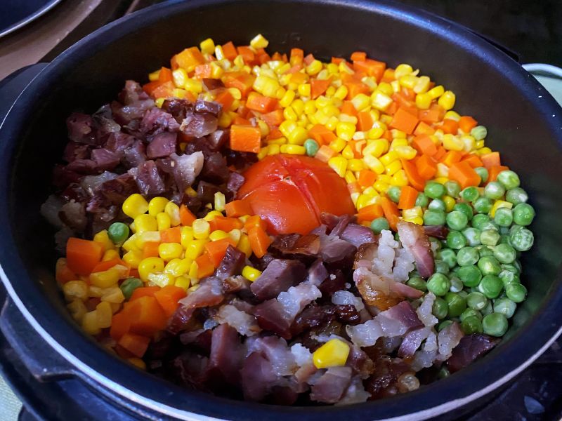 家常腊肉饭电饭煲做图片