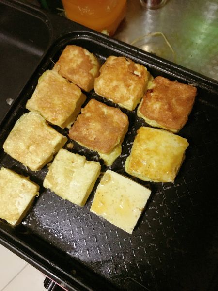 第1步(五香煎豆腐的做法)