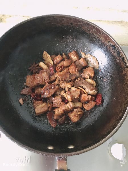 第8步(酱焖牛腩土豆(牛肉土豆、砂锅)的做法)