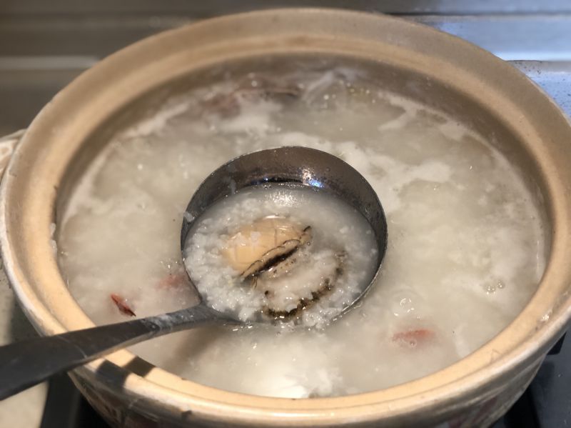 第5步(砂锅海鲜粥的做法)