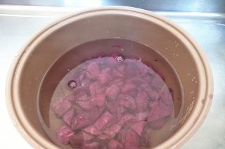 第5步(紫薯黑米粥的做法)