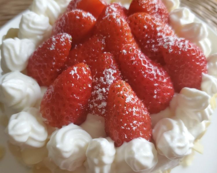 草莓蛋糕成品图