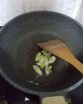 第2步(“豆腐”豆腐青菜炒米的做法)