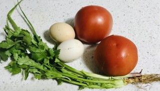 第1步(西红柿鸡蛋汤#汤羹#的做法)