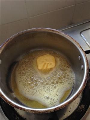 第3步(口蘑火腿奶油浓汤的做法)