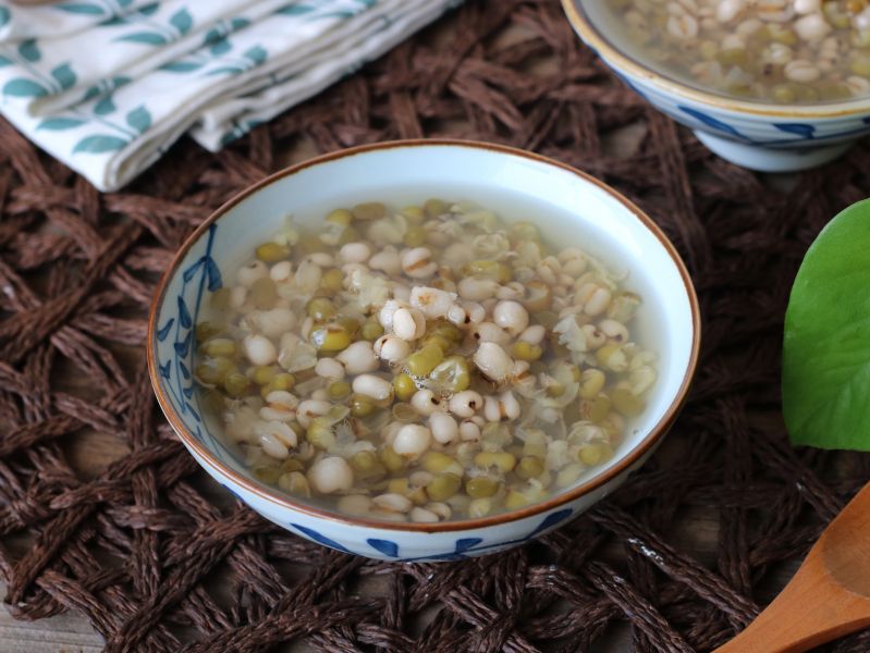 绿豆薏米粥成品图