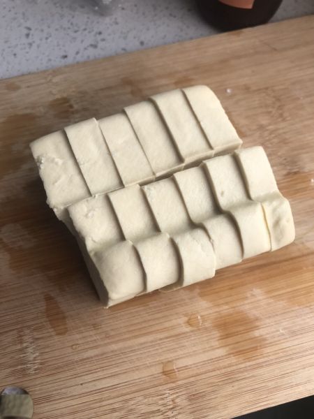 第1步(家常菜—煎豆腐的做法)