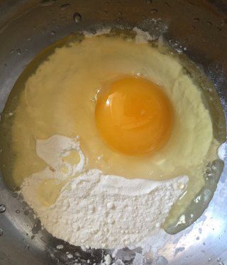第4步(鸡蛋葱花饼的做法)