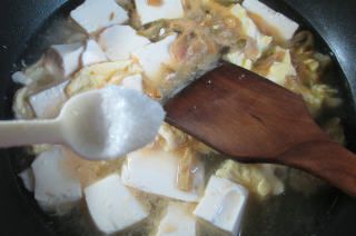 第8步(榨菜丝鸡蛋豆腐汤的做法)