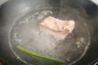 第1步(萝卜回锅肉的做法)