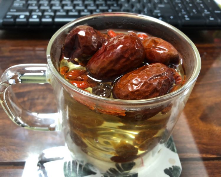 桂圆红枣枸杞茶成品图