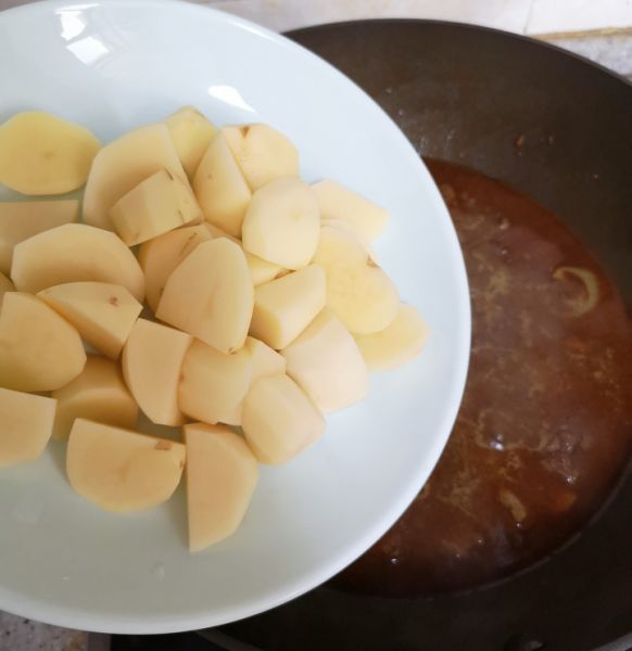 第11步(咖喱土豆牛肉饭的做法)