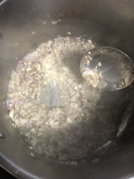 第3步(奶油蘑菇汤的做法)