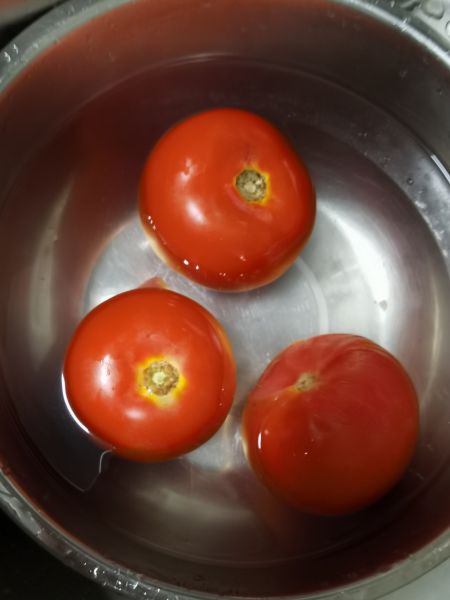 第1步(番茄洋葱牛肉粒意大利面的做法)