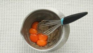 第8步(焦糖奶油红茶蛋糕卷，淡淡茶香+浓郁焦糖奶油的做法)