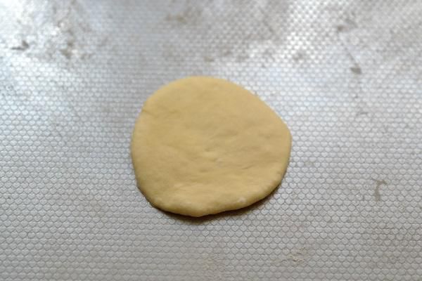 第4步(黄油面包卷的做法)