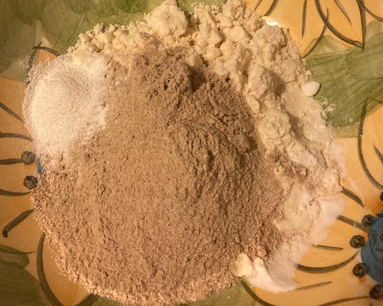 第1步(生酮椰子粉面包的做法)