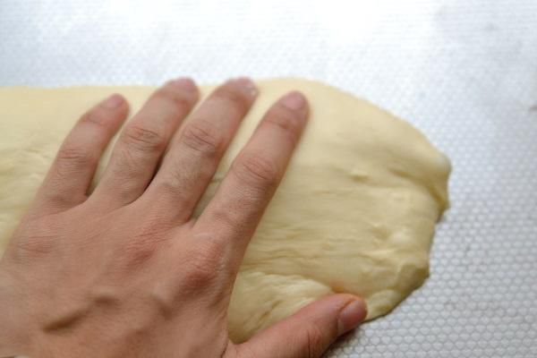 第2步(黄油面包卷的做法)