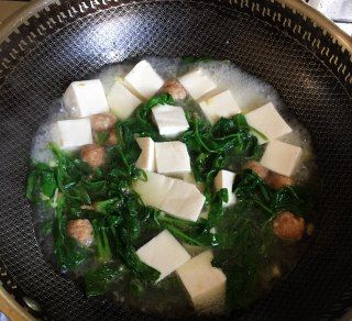 第7步(菠菜丸子豆腐汤的做法)