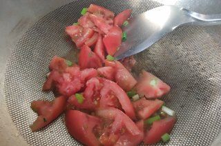 第3步(老黄瓜西红柿汤的做法)