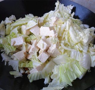 第6步(白菜——大白菜炖豆腐的做法)