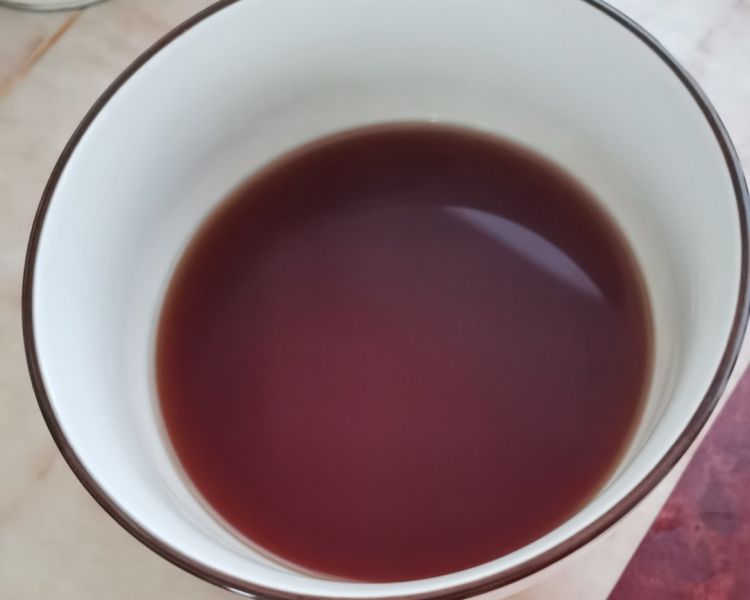 莲蓬黑豆红糖水成品图