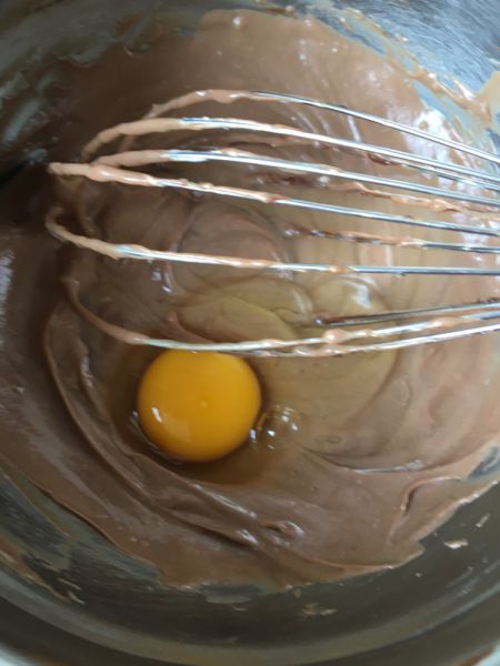 第5步(巧克力乳香蛋糕的做法)