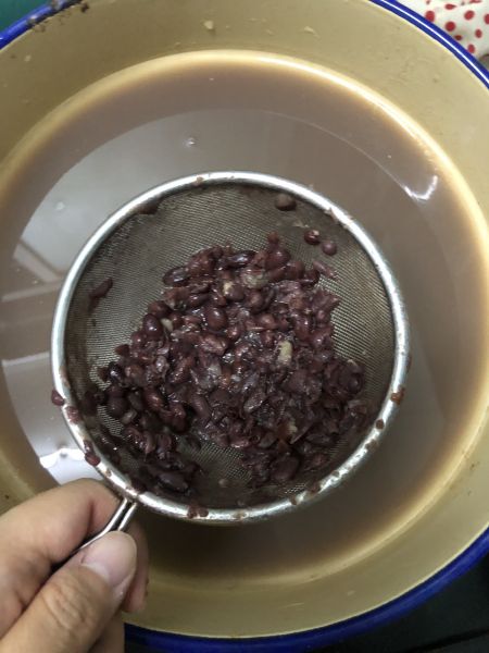 第1步(水洗红豆沙的做法)