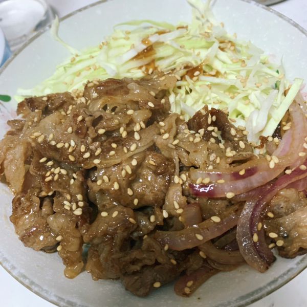 日式牛肉饭成品图