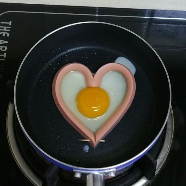 第5步(爱心煎蛋的做法)