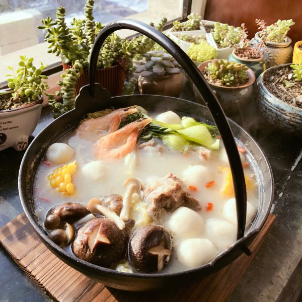 日式猪骨汤火锅