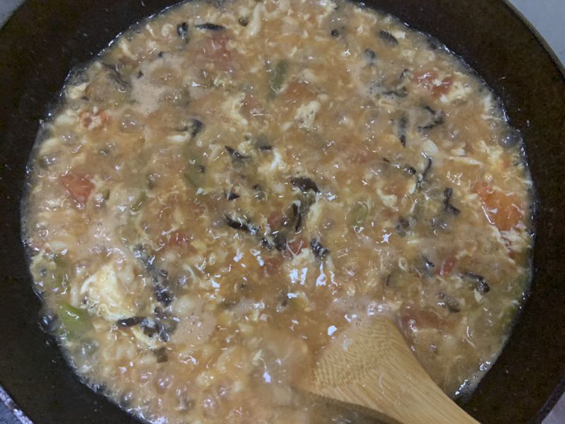 第4步(西红柿木耳疙瘩汤的做法)