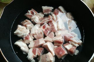 第2步(腐乳红烧肉的做法)