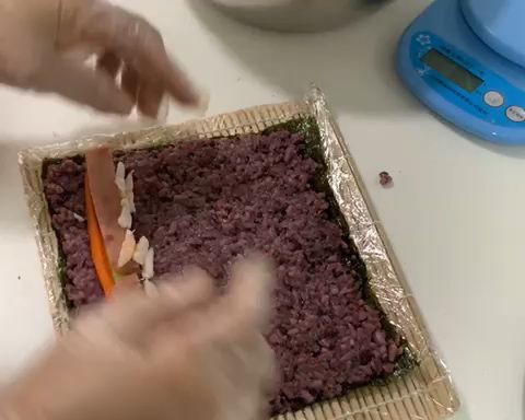 第5步(黑米寿司的做法)