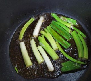 第3步(青萝卜蛤蜊炖豆腐汤的做法)