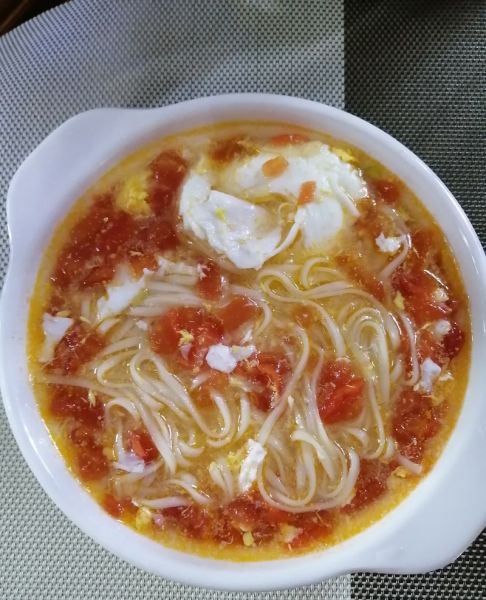 西红柿鸡蛋汤面成品图