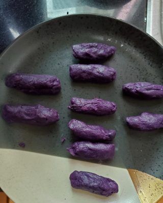 第4步(紫薯糖果酥的做法)