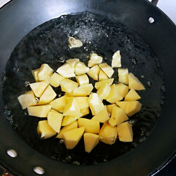 第4步(锅巴土豆的做法)