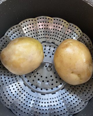 第1步(土豆蘑菇的做法)