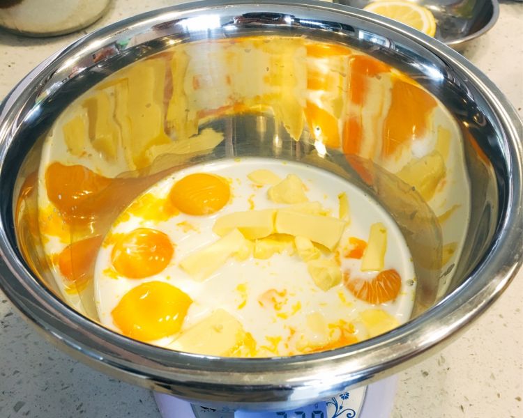 第1步(芒果奶油蛋糕的做法)