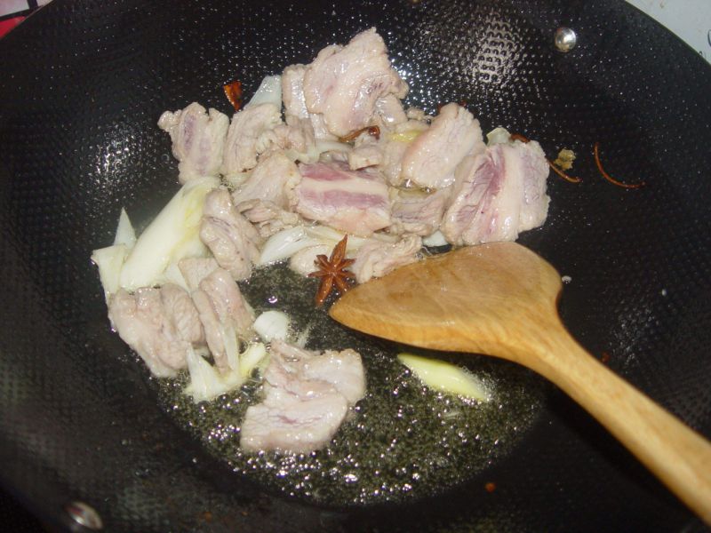 第2步(猪肉白菜炖粉条的做法)