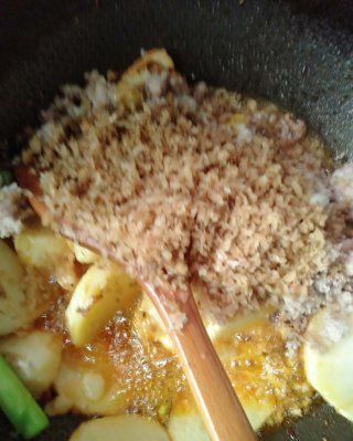 第10步(干锅土豆片的做法)