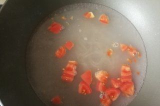 第9步(菠菜粉条丸子汤的做法)
