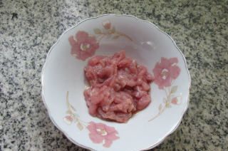 第4步(榨菜丝里脊肉豆腐汤的做法)