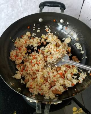 第4步(猪肉菠菜炒米的做法)