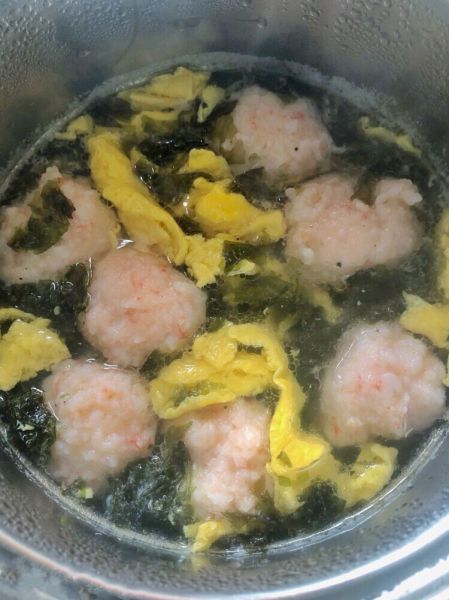 第4步(紫菜虾滑汤的做法)